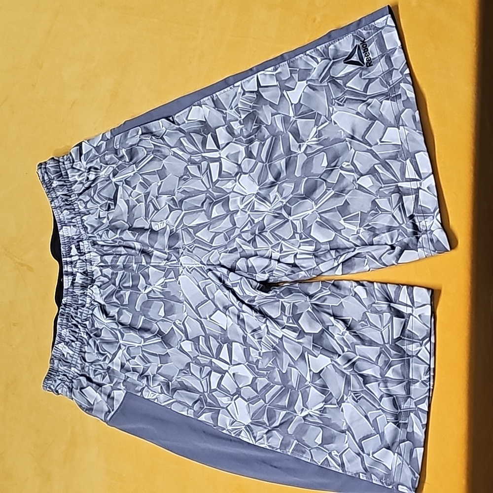 Reebok Boys L drawstring shorts